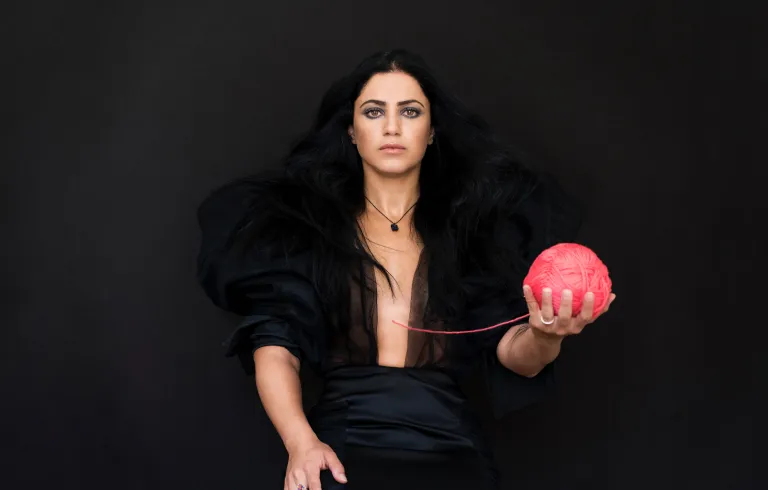 Mujeres árabes artistas -  Emel Mathlouthi 